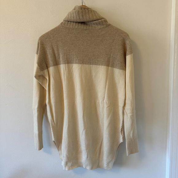Ann Taylor Colorblock Turtleck 100% Cashmere Sweater | Size XS - Picture 4 of 7